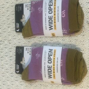 Wide open Women's Purple and Olive wool Socks